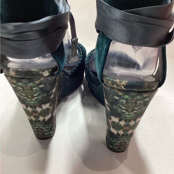 Stuart Weitzman Theodora Callum  Elegant Velvet Green Lace-Up Wedges Size‎ 8.5 - Picture 6 of 13